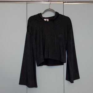 Cropped hoodie with flared sleeves